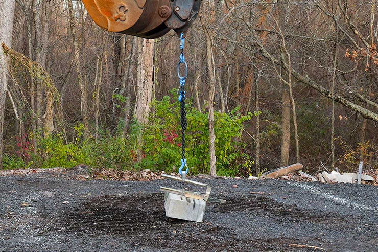 Quick-E-BL 180 Clamp Picking up Single Wall Block