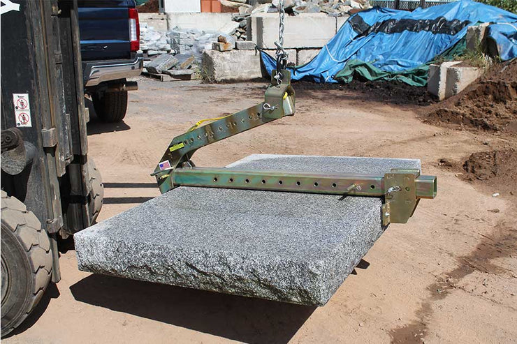 Quick-E-BL 3000 Picking up Heavy Stone Landing