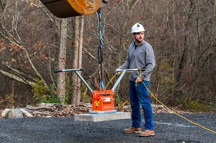 Man using Quick-E-Adjustable Chain with High Flow 200E