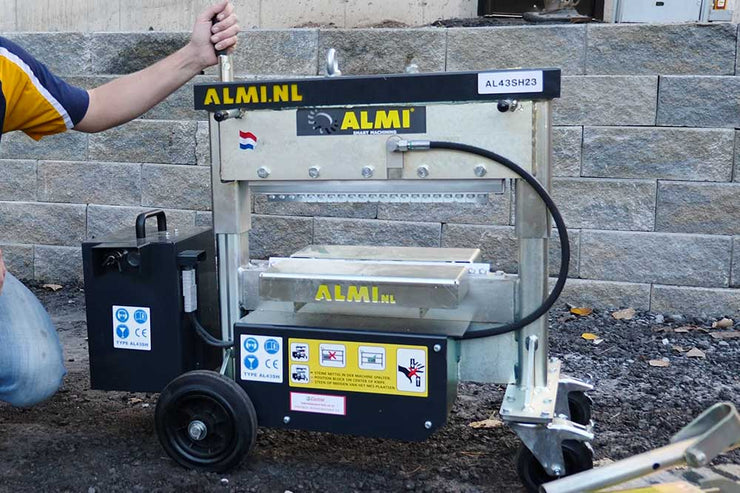 ALMI AL43SH23, ALMI Splitter AL17-9EH, Fixed blade, Hydraulic pressure 23 kg / 46,300 lbs., Suitable for granite, thick slabs, paving slabs, natural stone, Spring loaded support table with measure and angle indicator